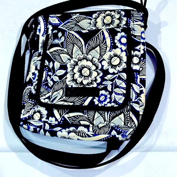 Vera Bradley RFID mini hipster crossbody purse black&white Snow Lotus is retired - Picture 1 of 6